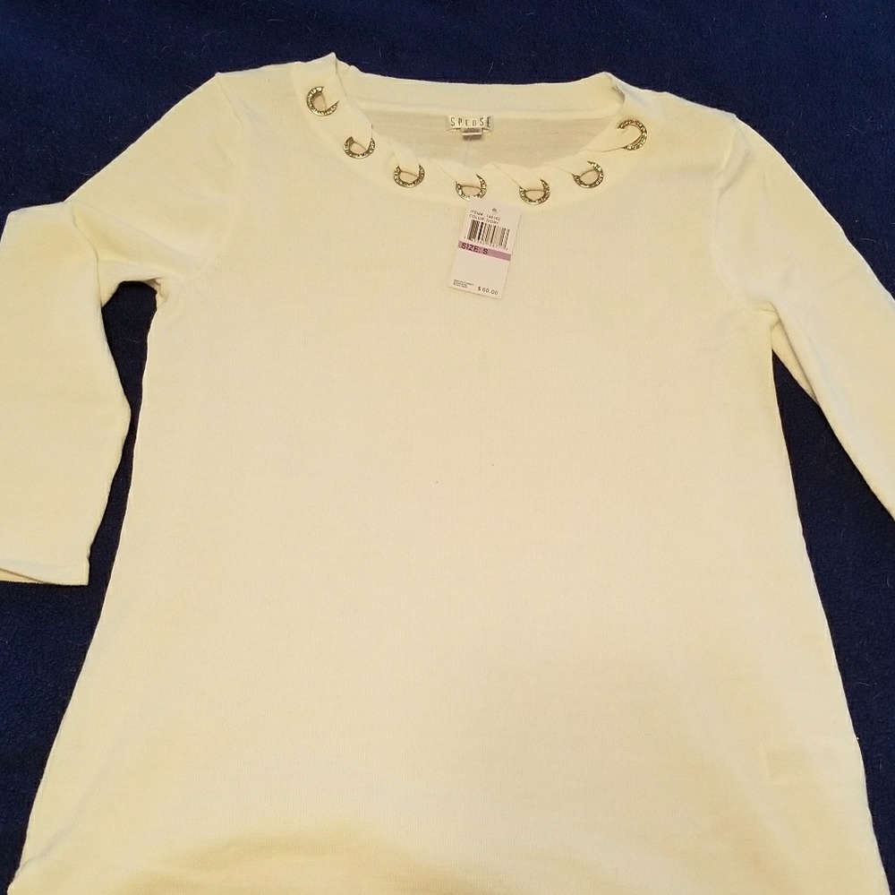 Sweater - Picture 1 of 2